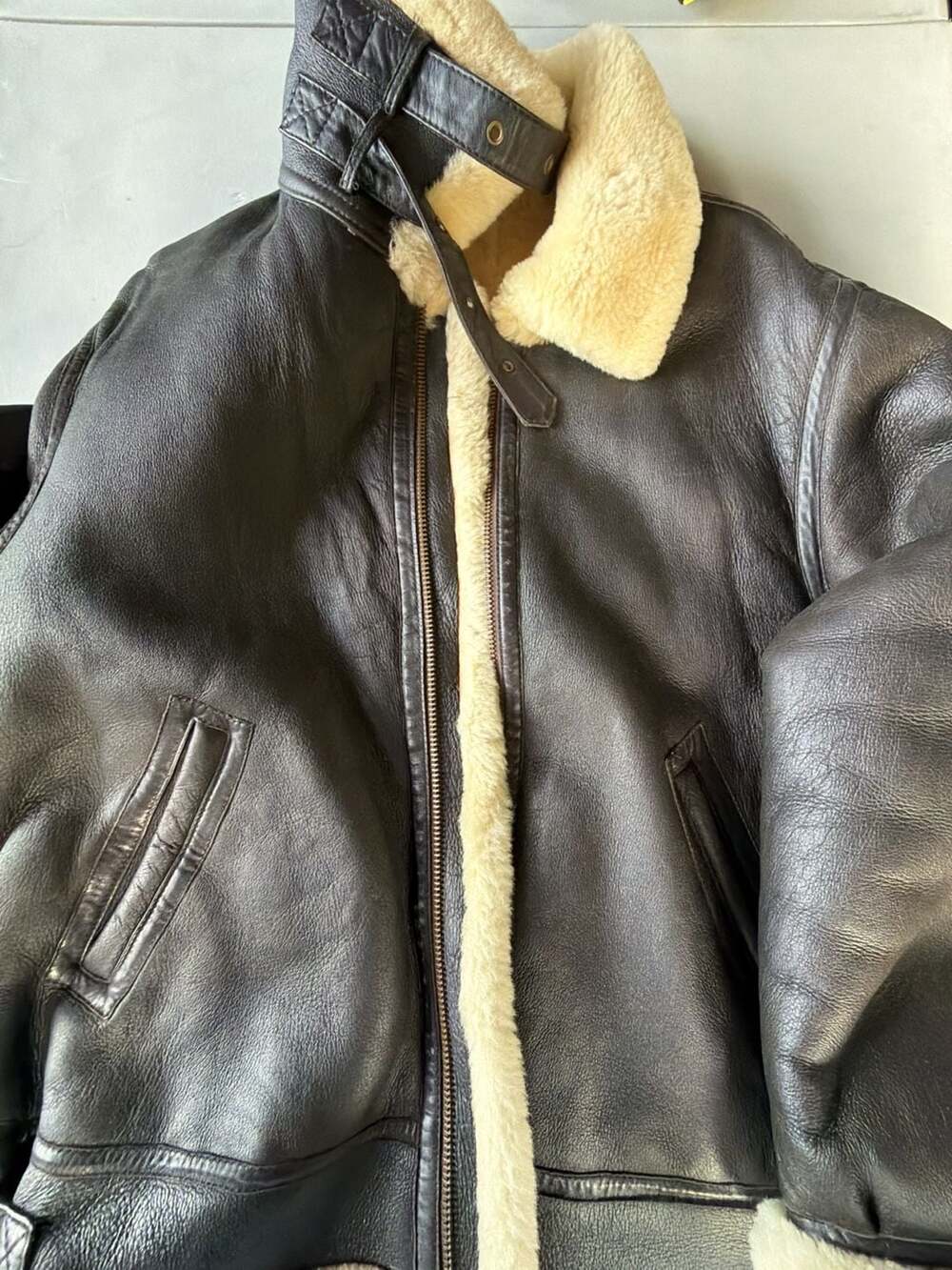Cabelas B-3 Flight Jacket Size L Brown Shearling Leather Bomber